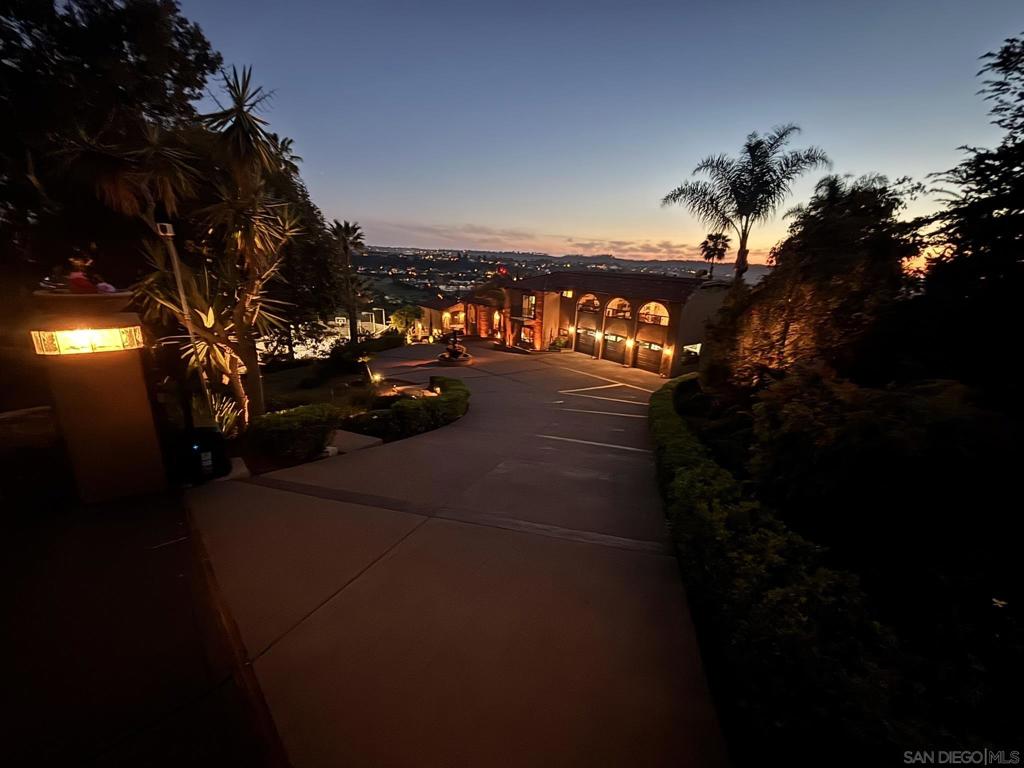 MLS #250017946SD img 9