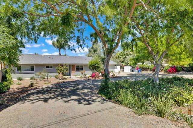 13918 Putney Rd, Poway CA: https://media.crmls.org/mediaz/7fdfd92f-50da-4d43-beab-f250c84ae99e.jpg