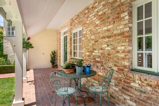 2820 Adeline Drive, Burlingame CA: https://media.crmls.org/mediaz/7fe01c7c-fbe8-4475-b542-fcb5328642fc.jpg