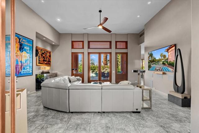 132 Vista Monte, Palm Desert CA: https://media.crmls.org/mediaz/7fe028d1-0505-4867-bf6b-0fd3720f1f7f.jpg