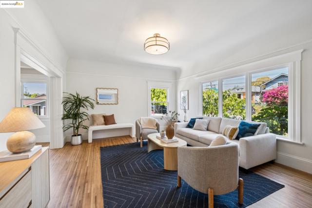 327 Hudson St, Oakland CA: https://media.crmls.org/mediaz/7fe03064-aca8-46fa-b454-c92df053a2c6.jpg
