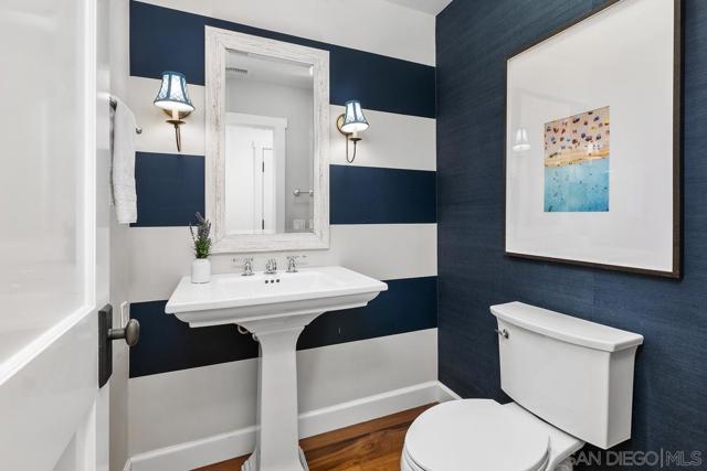 1820 Coast Blvd, Del Mar CA: https://media.crmls.org/mediaz/7fe0525e-c4b0-45fd-a840-5c12d159c114.jpg