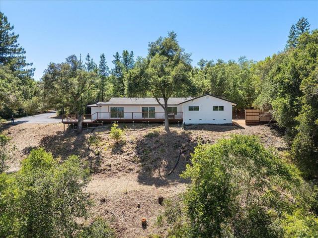 17060 Lon Road, Los Gatos CA: https://media.crmls.org/mediaz/7fe0578c-ca57-4b12-bf5c-4923a78c254b.jpg