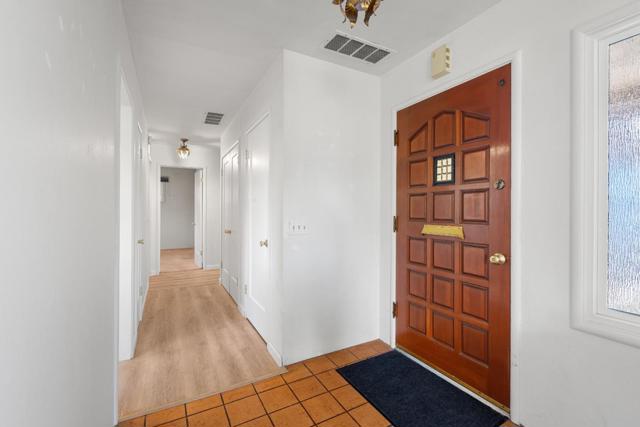 7 Setter Place, Monterey CA: https://media.crmls.org/mediaz/7fe09bc3-f6ca-4fe1-8e6b-c18c86bb2dd5.jpg