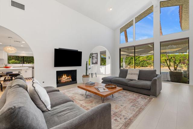 4 Lincoln Place, Rancho Mirage CA: https://media.crmls.org/mediaz/7fe0f956-ebca-4f61-8df7-60496751bfa9.jpg