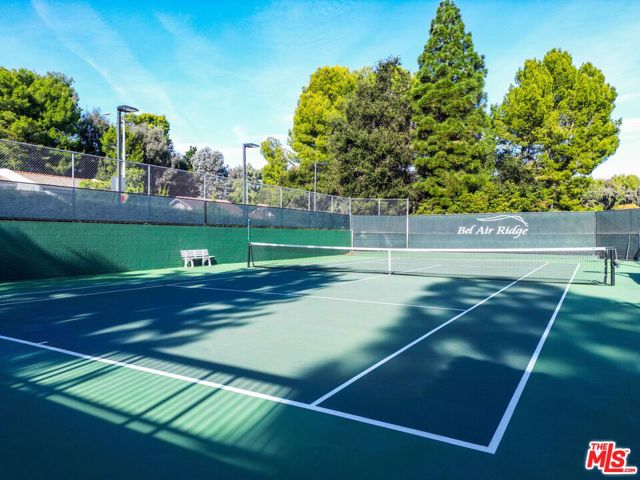 3018 Nicada Drive, Los Angeles CA: https://media.crmls.org/mediaz/7fe28c53-5ec7-48d2-a8eb-b441a2a14061.jpg