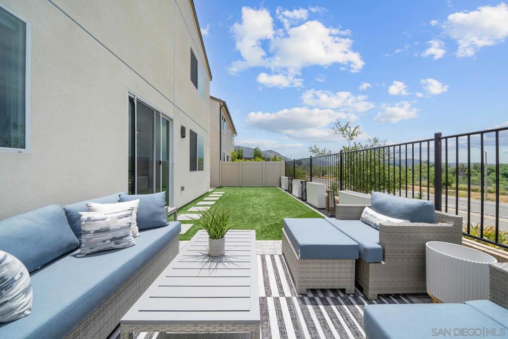 MLS #250029425SD img 15