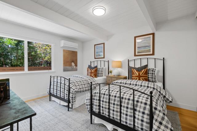 2989 Dolores Way, Burlingame CA: https://media.crmls.org/mediaz/7fe3f5f1-2f8f-4819-852b-f71a8945aba6.jpg
