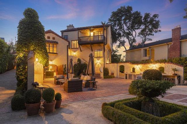 2307 Easton Drive, Burlingame CA: https://media.crmls.org/mediaz/7fe4756c-3ffd-44a3-aae2-c6525a8c2102.jpg