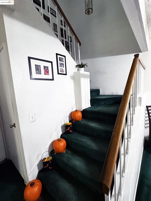 13305 Meyer Rd, Whittier CA: https://media.crmls.org/mediaz/7fe47708-3ce2-4c36-849d-afe2b645cf9a.jpg