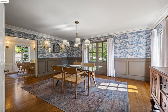 5701 La Salle Ave, Oakland CA: https://media.crmls.org/mediaz/7fe4a2dd-e588-4358-8b2a-915f5120e5b1.jpg