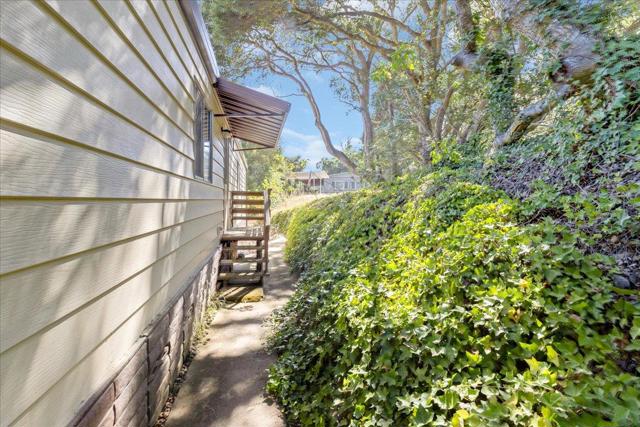 17617 Pond Derosa, Salinas CA: https://media.crmls.org/mediaz/7fe4ba2a-32f9-4787-975f-3394b49f1523.jpg