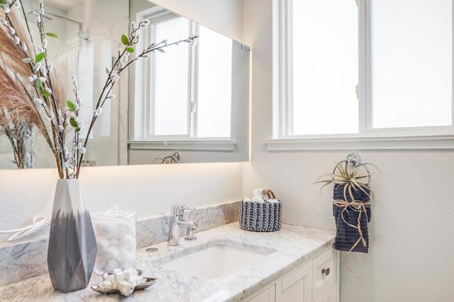 16 N Rochester Street, San Mateo CA: https://media.crmls.org/mediaz/7fe5a584-1297-475c-b19f-ad95bd972430.jpg
