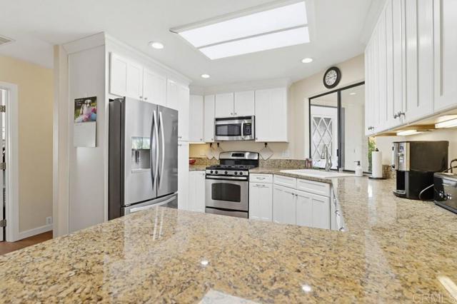 Detail Gallery Image 10 of 54 For 5229 Don Valdez Dr, Carlsbad,  CA 92010 - 2 Beds | 2 Baths