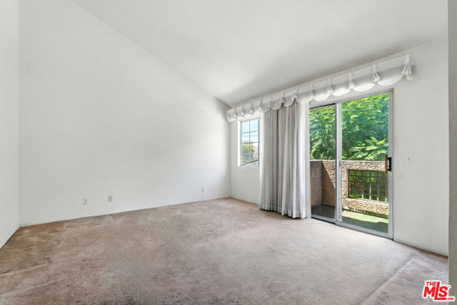 4044 Rosemead Boulevard, Pico Rivera CA: https://media.crmls.org/mediaz/7fe6d44e-7def-4182-99bc-af0863a1dcfb.jpg