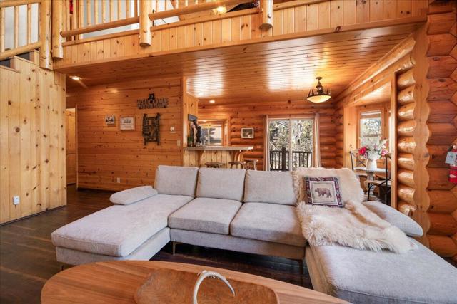 1351 Balsam Drive, Big Bear CA: https://media.crmls.org/mediaz/7fe7ec4b-7230-4829-83c7-c9b13b7ca369.jpg