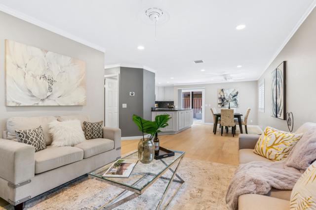 Detail Gallery Image 3 of 44 For 5940 Mission Center Rd #C,  San Diego,  CA 92123 - 2 Beds | 2/1 Baths