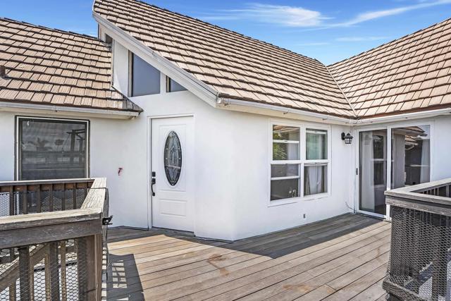 3943 Ingraham St, San Diego CA: https://media.crmls.org/mediaz/7fe7fb70-5c47-45dc-b5c5-59ad844b2c3d.jpg