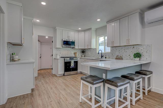 Detail Gallery Image 9 of 22 For 122 S 20th St, San Diego,  CA 92113 - 3 Beds | 2 Baths