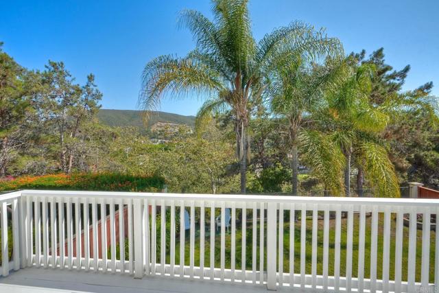 1025 Honeysuckle Drive, San Marcos CA: https://media.crmls.org/mediaz/7fe9300b-3f2a-4466-b7e6-af633b7b465c.jpg