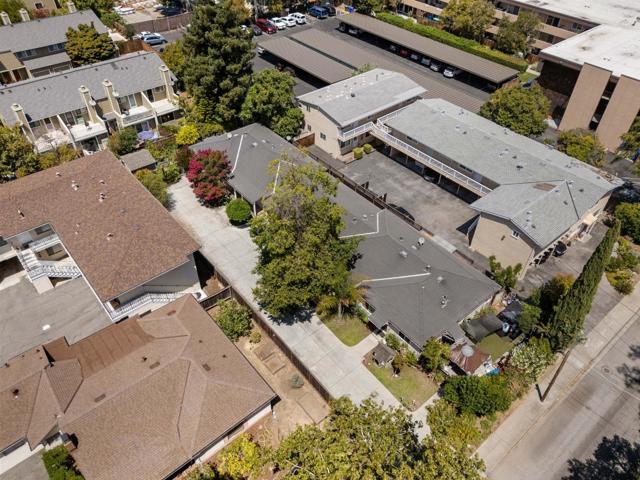 700 Mariposa Avenue, Mountain View CA: https://media.crmls.org/mediaz/7fe96131-ae70-4ce6-ba2d-70128eba8f87.jpg
