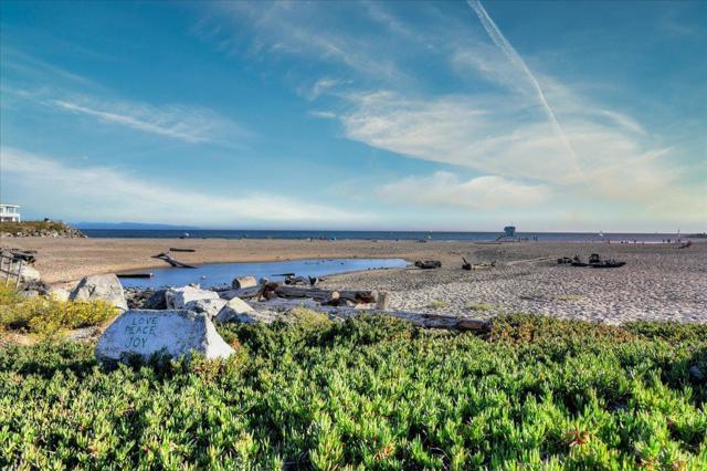 304 Harbor Drive, Santa Cruz CA: https://media.crmls.org/mediaz/7fe9ef7e-bf1b-4f4f-ab78-0e06717ddc95.jpg