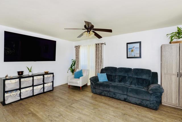 Detail Gallery Image 6 of 15 For 391 Emerald Ave #12,  El Cajon,  CA 92020 - 2 Beds | 1 Baths