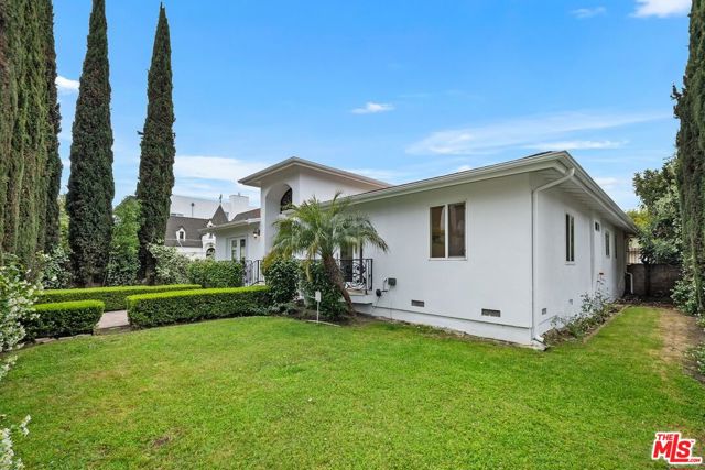 465 N Kilkea Drive, Los Angeles CA: https://media.crmls.org/mediaz/7feb3cf6-3669-4230-9edf-d6925ce09f84.jpg