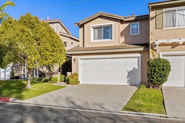 Detail Gallery Image 2 of 31 For 424 Dakota Way, Oceanside,  CA 92056 - 2 Beds | 2/1 Baths