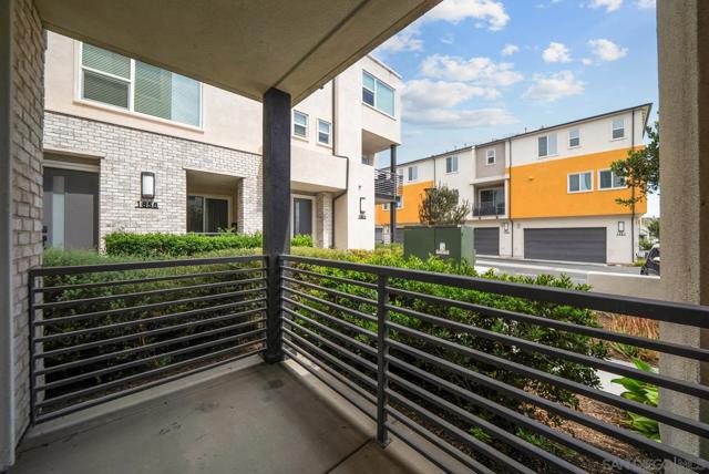 1956 Infinity Lane, Chula Vista CA: https://media.crmls.org/mediaz/7febaac8-b1a3-40e9-98a3-58086ef57cd1.jpg