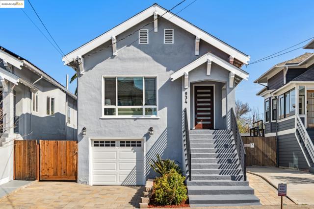 934 Apgar St, Oakland CA: https://media.crmls.org/mediaz/7febcffd-b034-4d2d-a8ad-dd0eb900b6f2.jpg