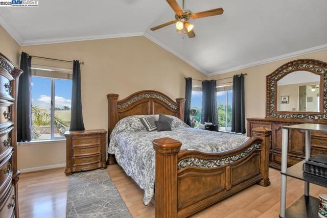 2218 Newport Ct., Discovery Bay CA: https://media.crmls.org/mediaz/7fec7fab-b578-45aa-81f1-2dc3a88e6e09.jpg