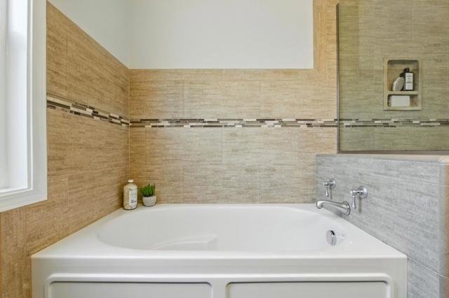 1513 Oak Street, San Mateo CA: https://media.crmls.org/mediaz/7fed03f6-58ec-42b3-90c6-c254d9da597f.jpg