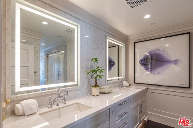 5076 Island Forest Place, Westlake Village CA: https://media.crmls.org/mediaz/7fed264d-cf1d-416d-97be-2a5815c27811.jpg