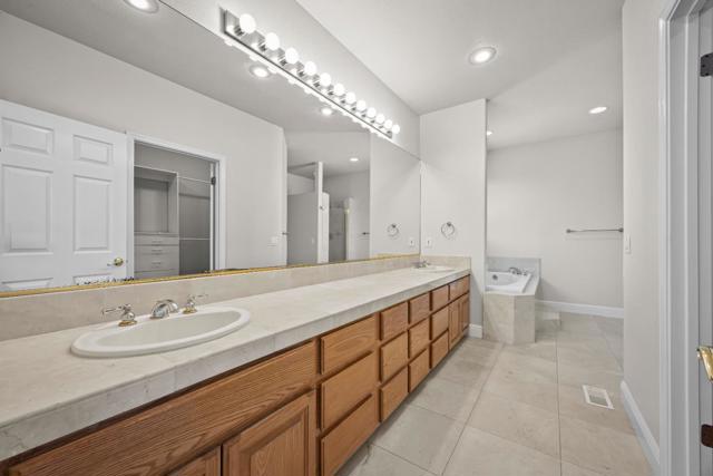 12320 Highland Estates Lane, San Martin CA: https://media.crmls.org/mediaz/7fed31b1-7872-4465-a698-b1f7ab4d14b7.jpg
