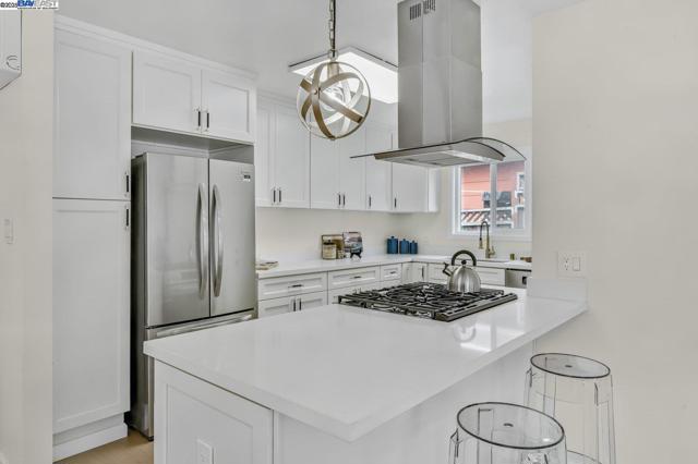 1541 Merced Street, Richmond CA: https://media.crmls.org/mediaz/7fed4ec5-c198-4b14-a84f-6b6dc64440ce.jpg