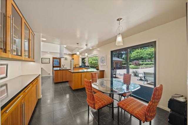 170 Fox Run, Los Gatos CA: https://media.crmls.org/mediaz/7fed7d06-2ef8-4a3a-81db-c2bbedf4f732.jpg