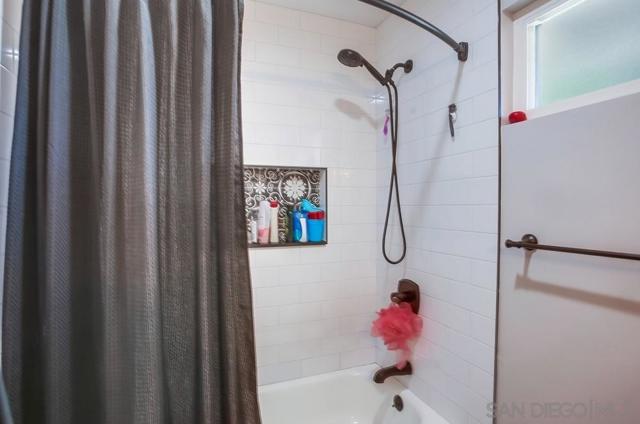 2035 Camino Cantera, Vista CA: https://media.crmls.org/mediaz/7fee3ee6-a863-47c5-b511-f2963b39f620.jpg