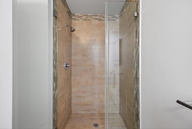 570 Innes Avenue, San Francisco CA: https://media.crmls.org/mediaz/7feed3b8-6763-4530-813e-b18dfe5442a8.jpg