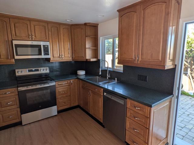 1508 Lodi Avenue, San Mateo CA: https://media.crmls.org/mediaz/7feeea55-5d08-4dfc-8072-24f4aa2306be.jpg