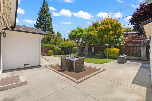2032 W Hedding Street, San Jose CA: https://media.crmls.org/mediaz/7fef33f9-a09e-4993-9fe9-575f70ae63ee.jpg