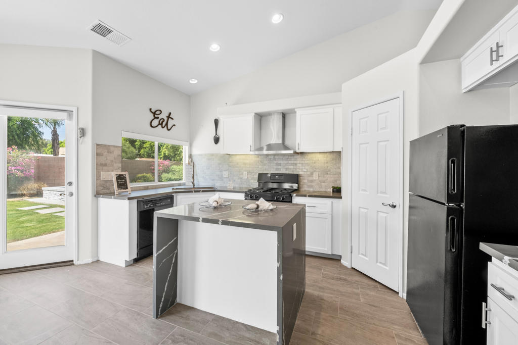 MLS #219138725DA image #12