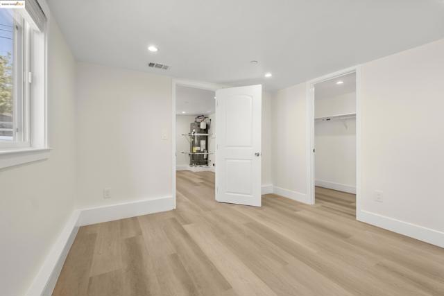 1437 Portland Ave, Albany CA: https://media.crmls.org/mediaz/7ff2865e-98d3-45e2-b9c3-8e21d83d76bf.jpg