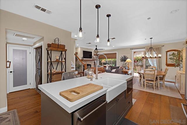 Image 18 of 54 For 2756 Bellezza Dr.