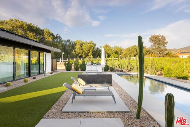 36453 Via El Pais Bonita, Temecula CA: https://media.crmls.org/mediaz/7ff330b7-e0e1-4bad-9880-8f456cde7416.jpg