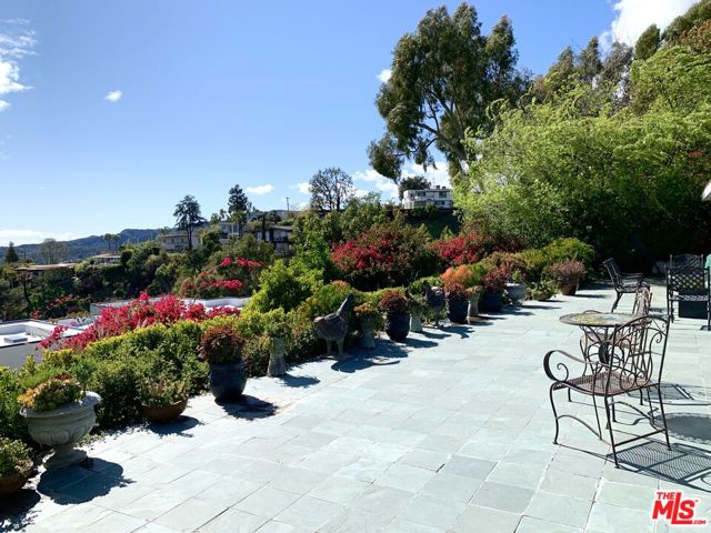 12250 Canna Road, Los Angeles CA: https://media.crmls.org/mediaz/7ff364b9-11ee-41c1-b98d-a407cea39967.jpg