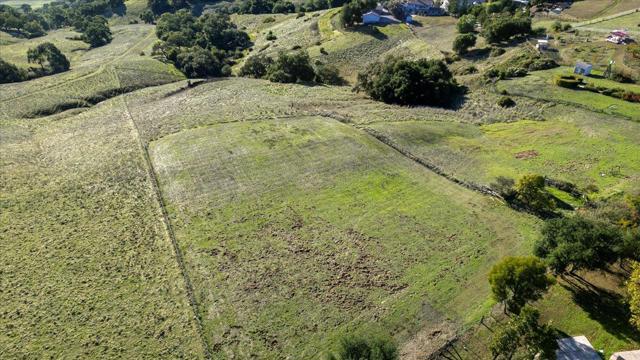 0 Oak Canyon Dr, Morgan Hill CA: https://media.crmls.org/mediaz/7ff387c6-dc6a-4e35-b069-727dd742d09b.jpg