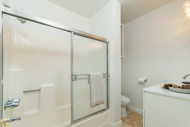 Detail Gallery Image 26 of 74 For 3550 Santa Carlotta St, Glendale,  CA 91214 - 5 Beds | 4 Baths