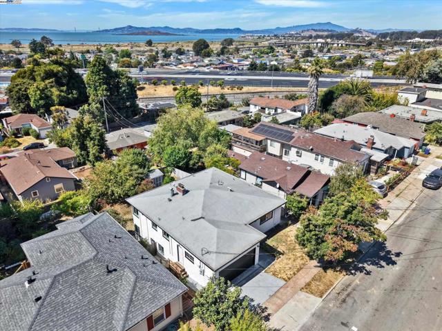 1551 Merced St, Richmond CA: https://media.crmls.org/mediaz/7ff4c039-8403-4079-a5bd-9d668a2359c7.jpg