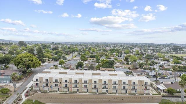8184 Golden Ave, Lemon Grove CA: https://media.crmls.org/mediaz/7ff539d0-a9a6-4218-84a2-71e3967e58aa.jpg